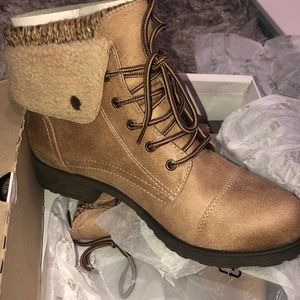 White mountain boots. Size 10. New. Never worn